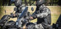 Dos hombres circulaban en una moto que había sido robada en Neuquén