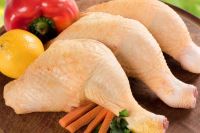 Lavar el pollo antes de cocinar: qué tan peligroso es y cómo evitarlo