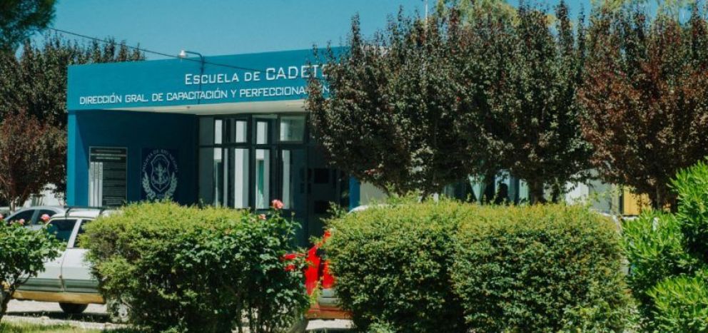 escuela polic&iacute;a r&iacute;o negro