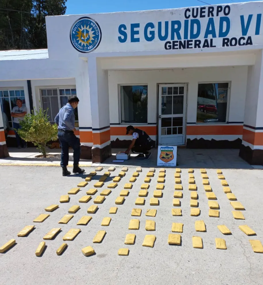 Traía 54 kilos de marihuana en la camioneta pero Máximo lo descubrió y terminó preso