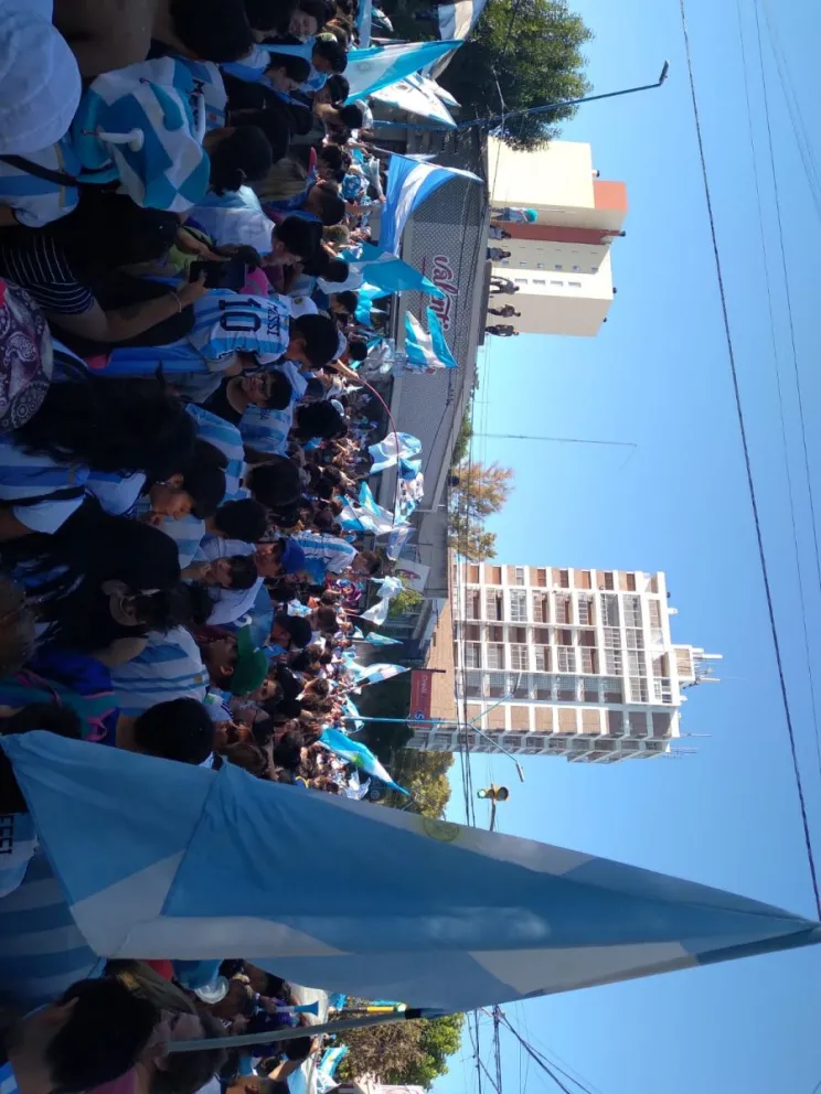VIDEO: Increíble festejo en el centro de Roca