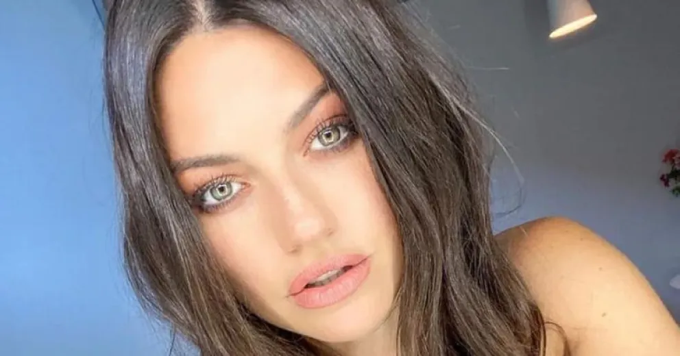 El look pastel con el que Jujuy Jiménez se llevó todos los aplausos en las playas de Qatar