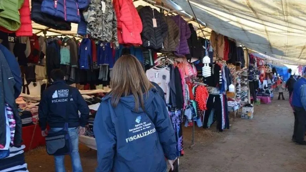 Llegan las fiestas y los comerciantes piden regular las ferias “saladitas”