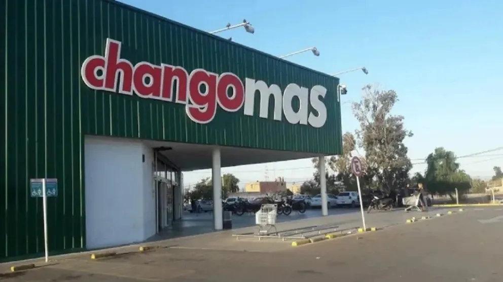 Lo detuvieron dos veces por robar alcohol y chocolates en supermercados de Roca