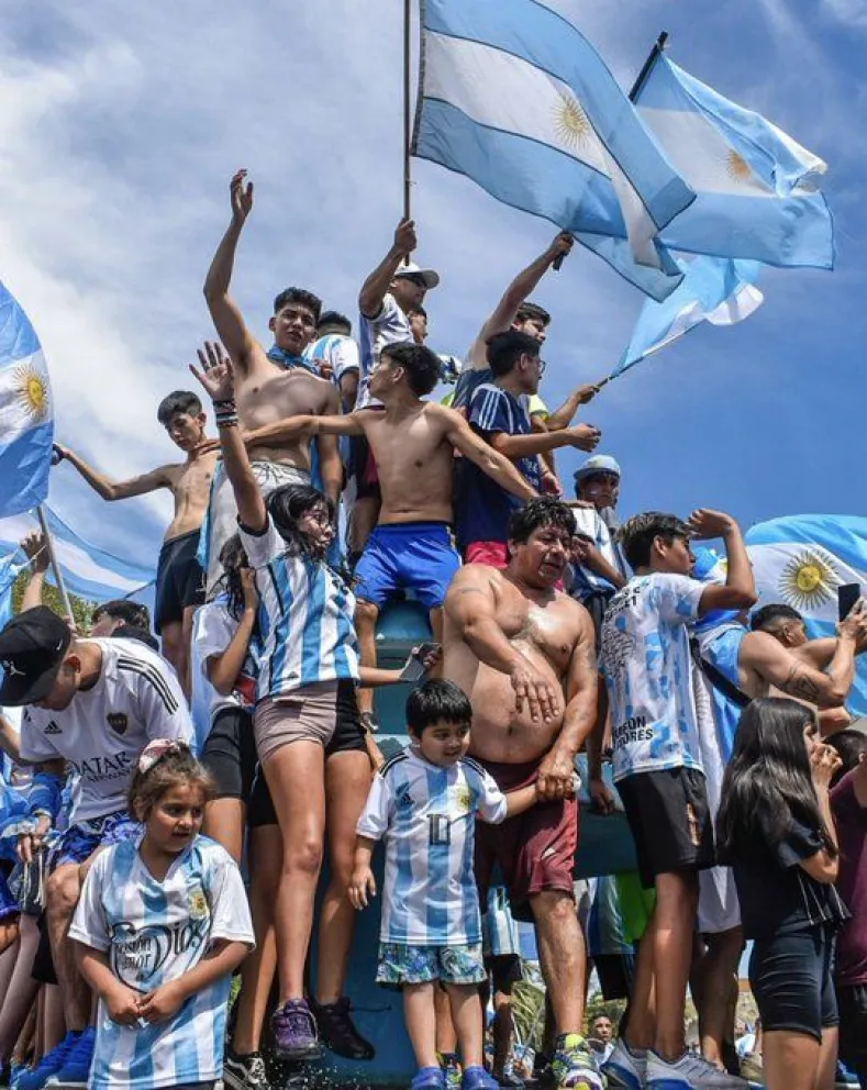 La extraordinaria imagen de los festejos mundialistas captada por una fotógrafa de Viedma