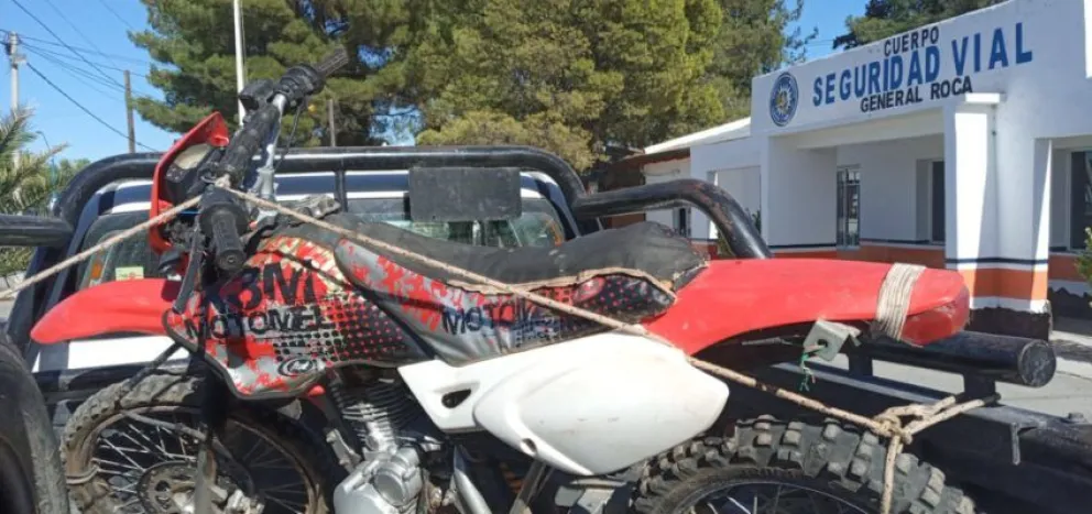 De no creer: Llevaba una moto en la caja de la camioneta y era robada