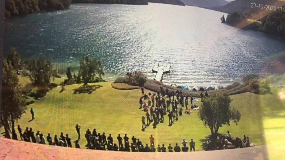 Grabois y sus militantes continúan el acampe en Lago Escondido y piden por la Justicia en el lugar