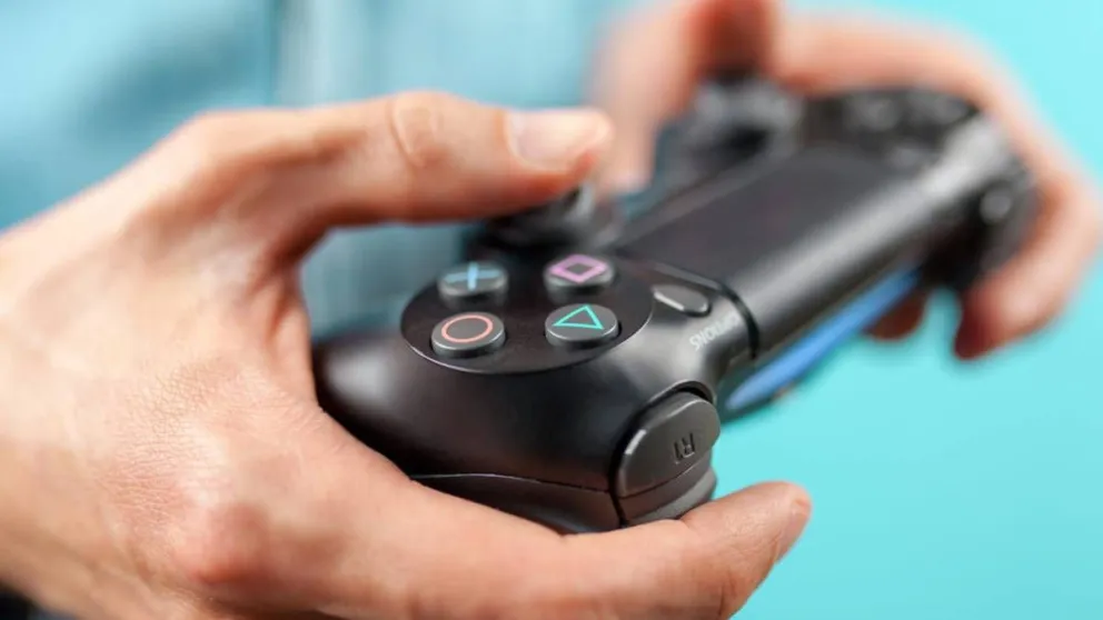 Quiso regalarse una Play y se compró una pesadilla