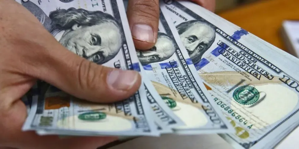 Dólar blue: a cuánto cerró en el primer día hábil del 2023