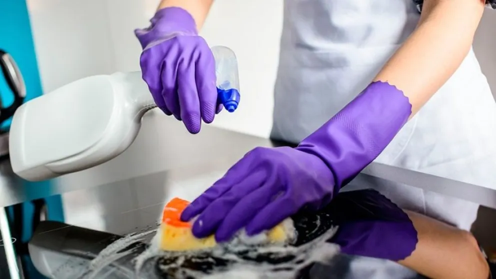 Empleadas domésticas: cómo se calculan los días de vacaciones según la antigüedad