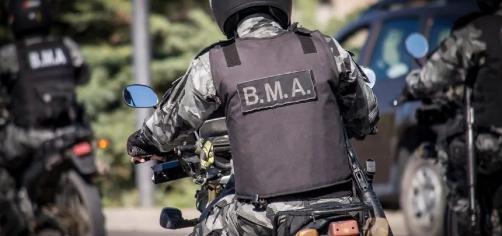 Un menor de 15 años fue detenido cuando circulaba con un arma de fuego 