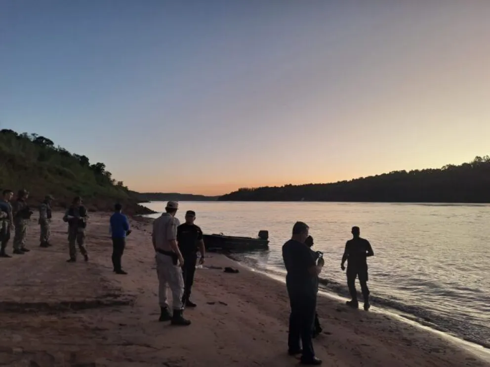 Encontraron los cuerpos de dos hermanitos que fueron lanzados al río por su mamá