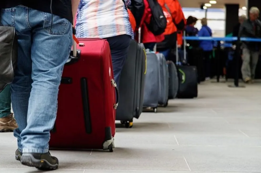 Más de un millón de turistas viajaron en avión por las distintas zonas del país 