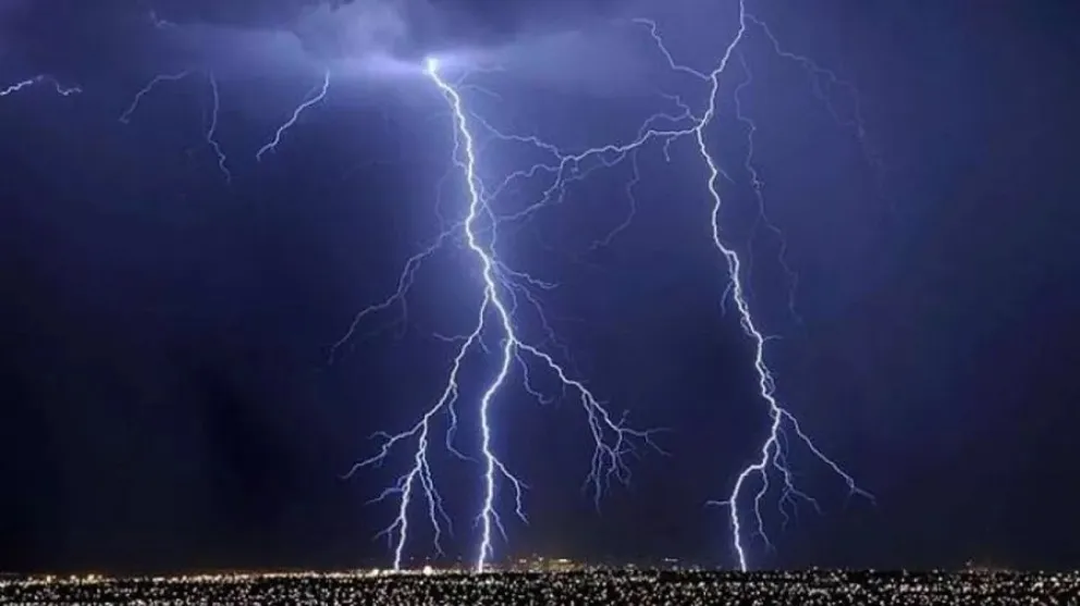 ¿Qué hacer si tenemos una tormenta eléctrica sobre la ciudad?