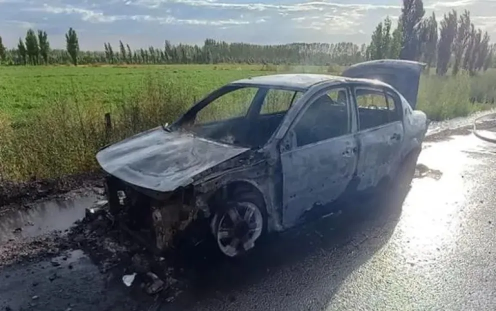 Conducía a su trabajo y su vehículo explotó y se incendió