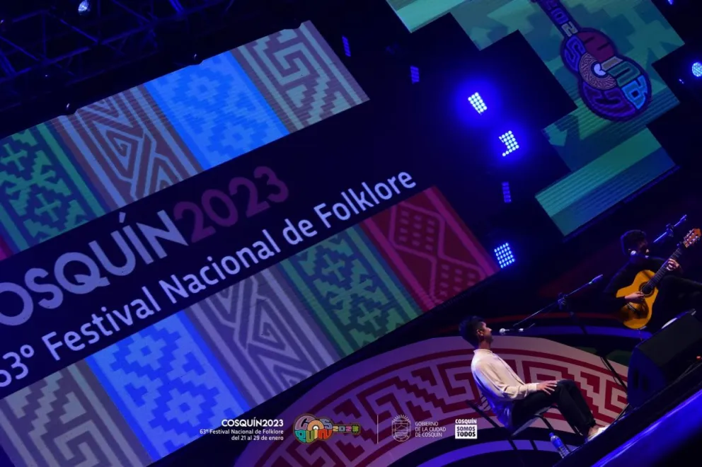 Un dúo regional deslumbró en la “cuarta luna” de Cosquín