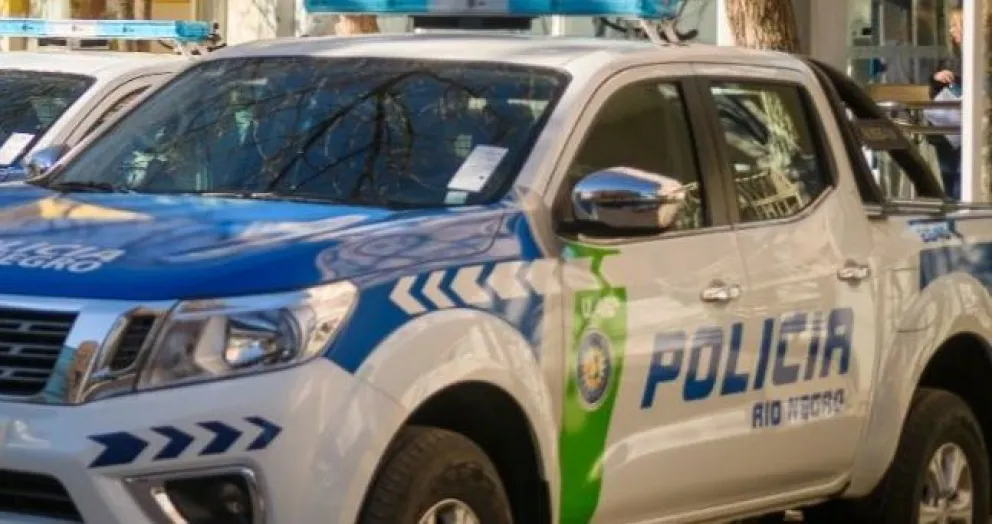 Robaron elementos de una obra, intentaron escapar y fueron atrapados por la policía