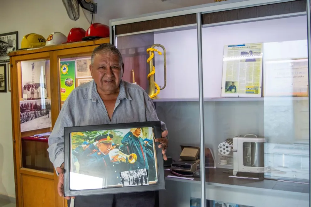 25 años al servicio de la ciudad: la historia de Víctor Rivas y la Banda Musical de Bomberos Voluntarios 