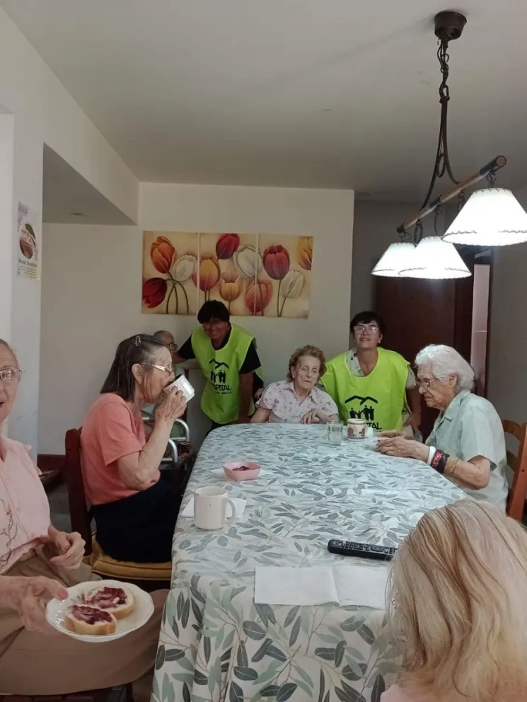 El hospital cumplió con el cronograma de vacunación en residencias de adultos mayores