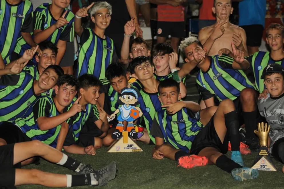 APEL de Viedma es el nuevo campeón del Mundialito Infantil de Clubes 