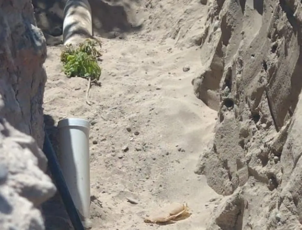 En barrio Fiske Menuco aseguran que una contratista del Municipio afecta el servicio de agua potable