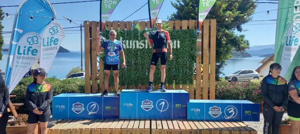 Los roquenses la rompieron en el Triatlón Escape de la Isla Huemul 