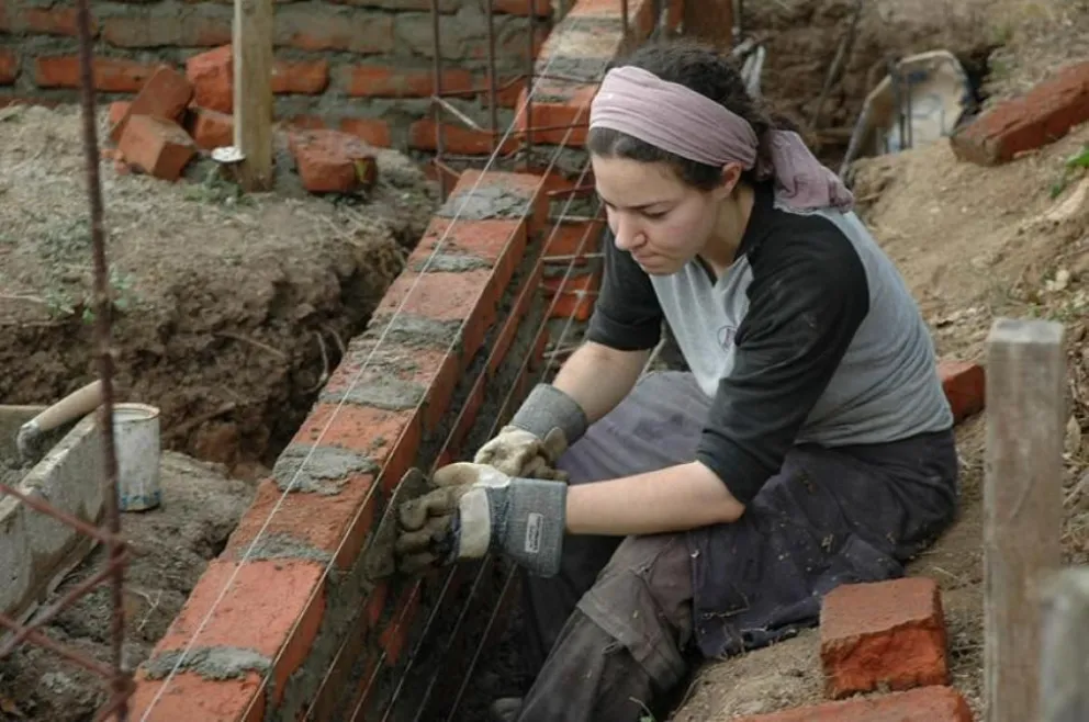 Integración laboral: más del 40 % de las capacitaciones en oficios fueron para mujeres