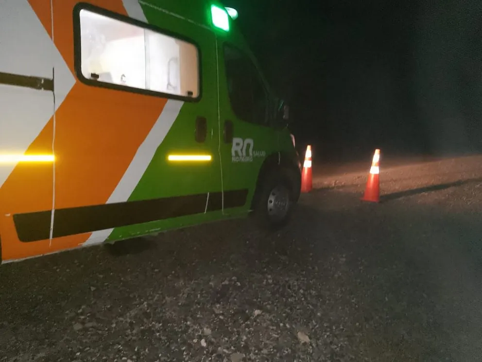 Turistas volcaron en la Ruta 6, 35 kilómetros al norte de la ciudad