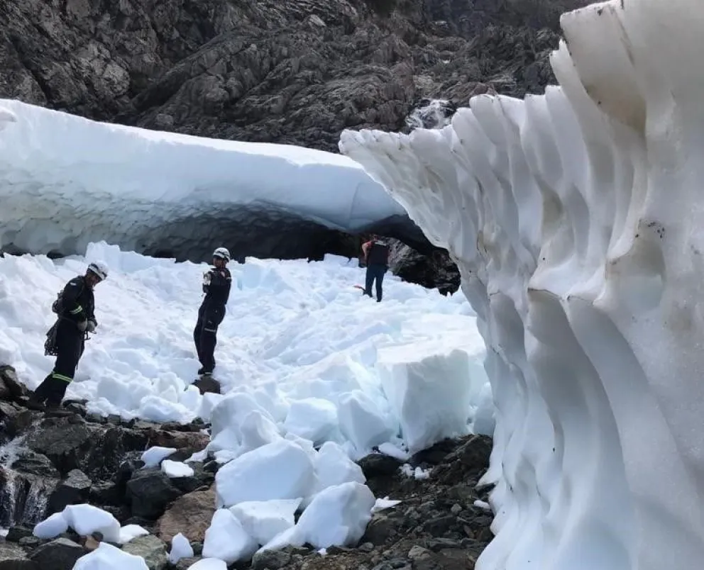 El alud donde murió una persona reavivó la polémica actitud de no registrarse antes de subir a la montaña