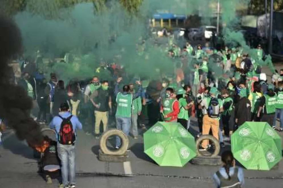 Paro provincial: lunes de concentraciones en rutas y acampe en Función Pública