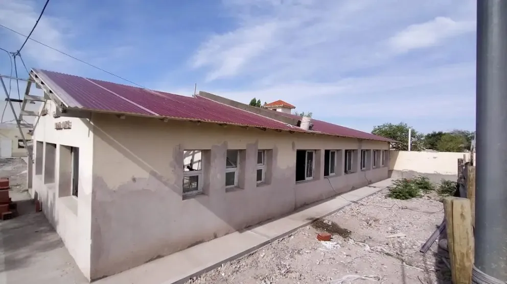 Por el retraso en la obra de la Escuela 95, Educación mandó una carta documento a la constructora