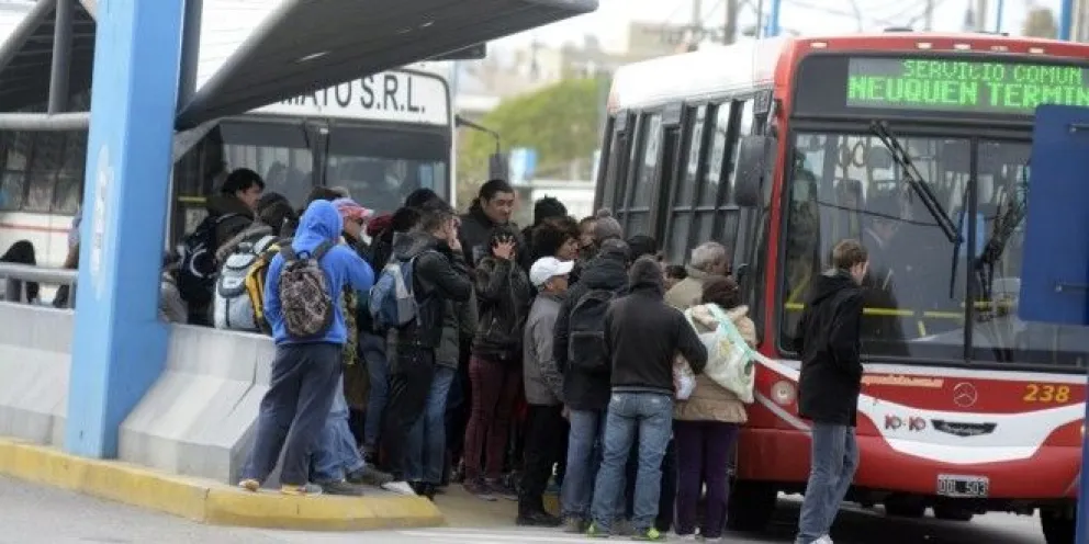 Viajar todos los días para trabajar o estudiar casi que cuesta un alquiler 