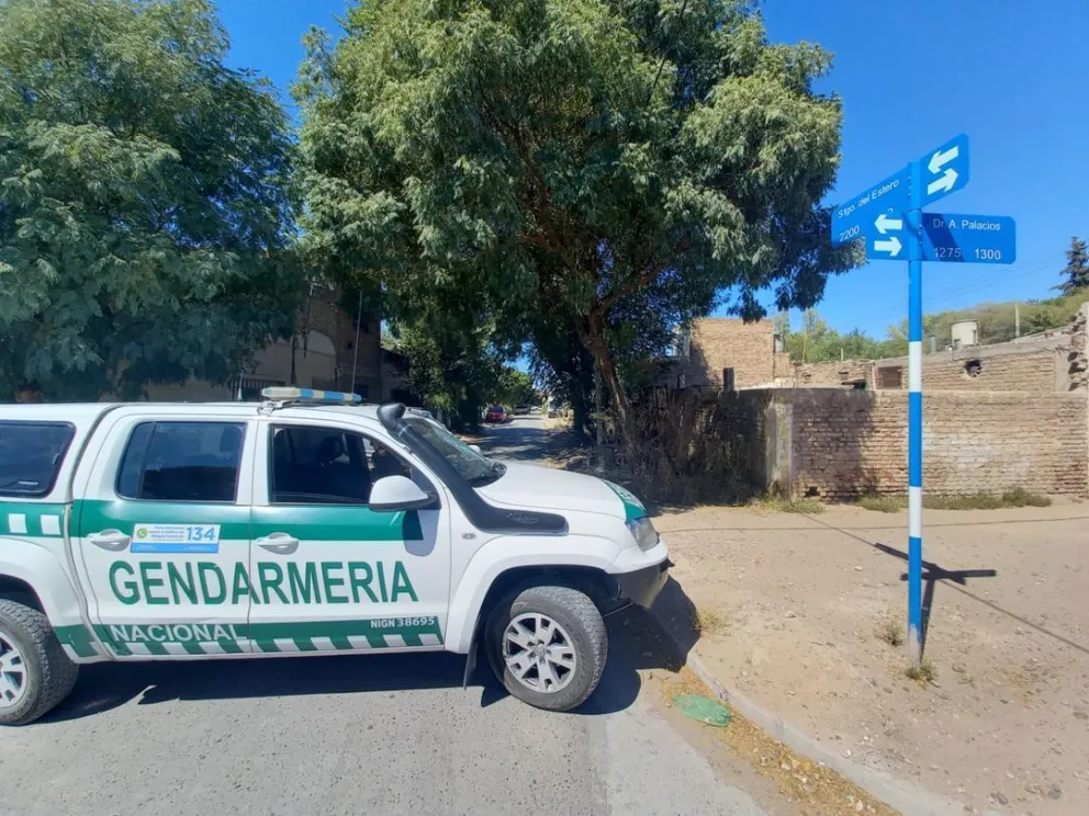 Allanaron la vivienda de un policía retirado que se manifestaba en Ruta 22 