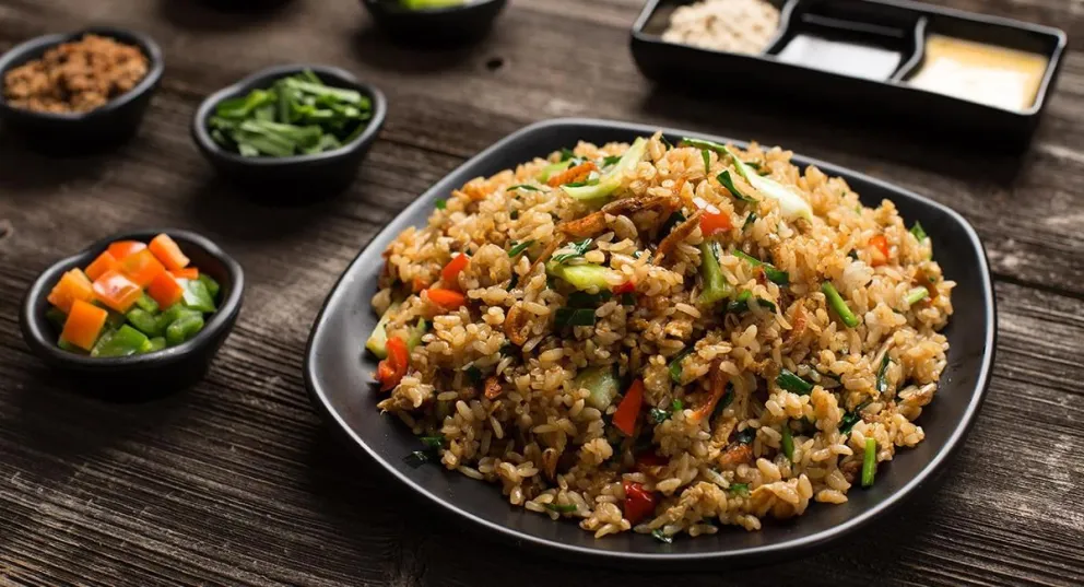 Cómo hacer arroz chaufa, plato típico peruano
