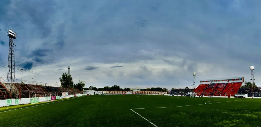 El Deportivo Roca instaló un nuevo sistema de iluminación en el “Maiolino”