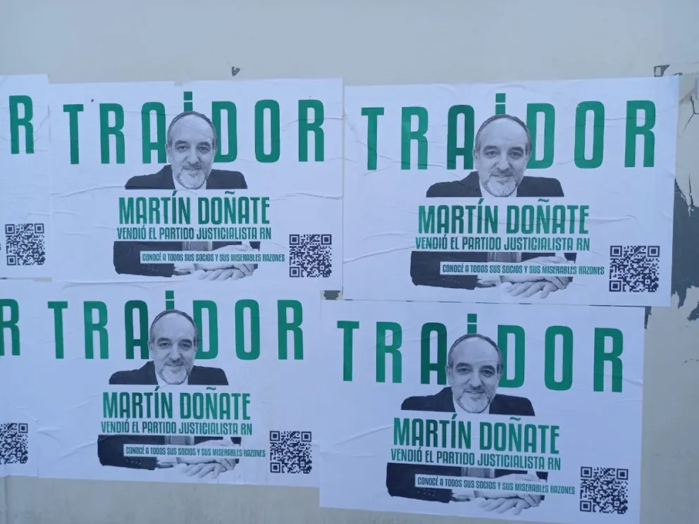 El funcionario detrás de la campaña contra Doñate puso a disposición su renuncia