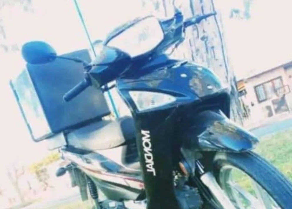 Le robaron la moto a un delivery de Roca 