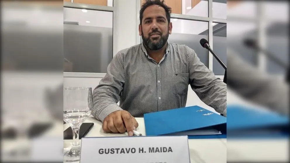 El concejal Maida dijo que "fogonear un conflicto con los chicos y la educación de por medio es miserable y cobarde"