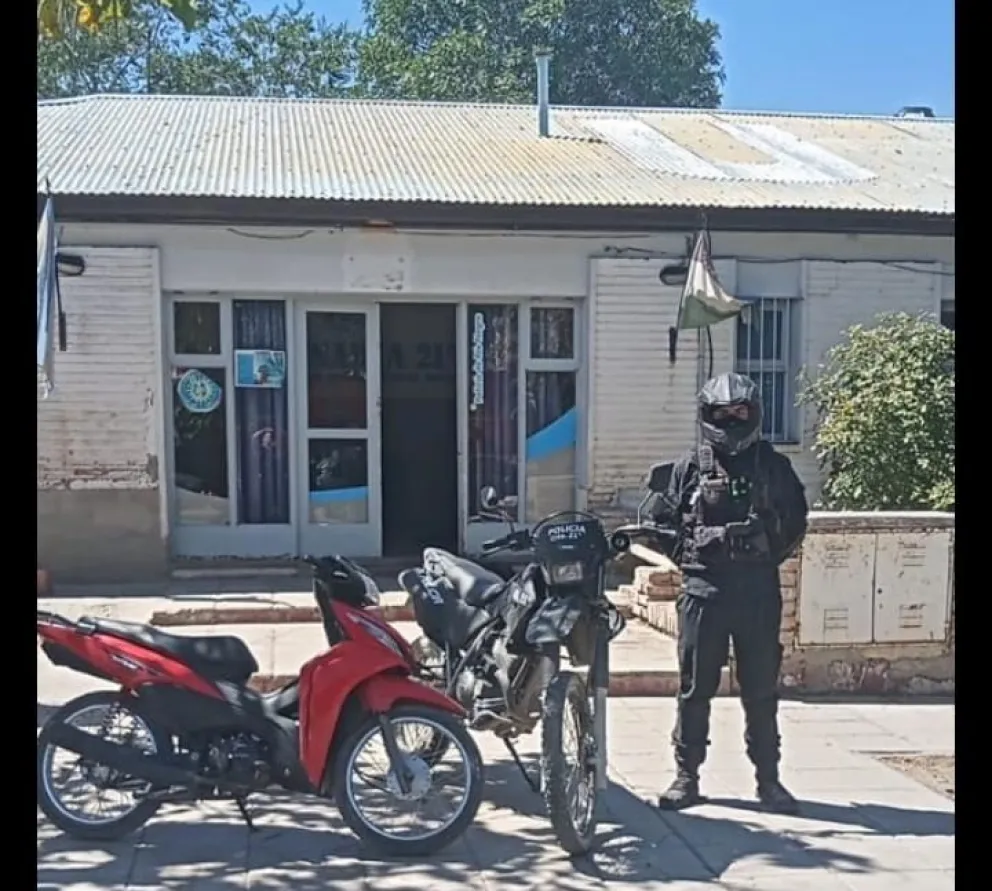 Un hombre fue detenido luego de intentar atropellar con su moto a un policía