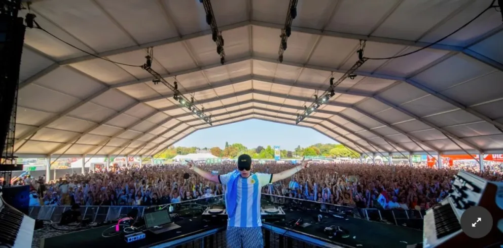 Cómo son los shows de Bizarrap, el argentino más escuchado que estará en la FNM 2023   