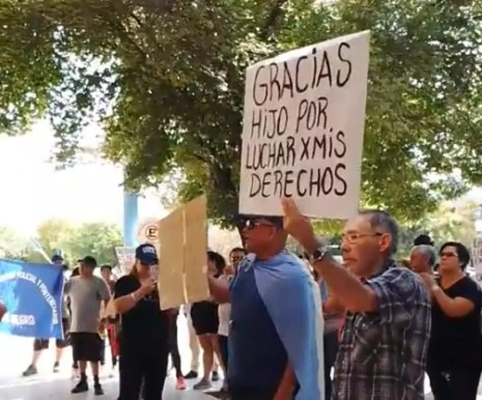 En el exterior del Juzgado Federal, pidieron por la liberación de Rubén Muñoz 