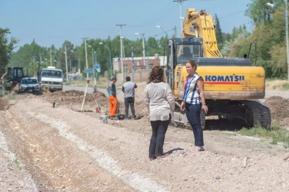 Avanza a buen ritmo la remodelación de la calle Damas Patricias desde Ruta 22 a Alsina
