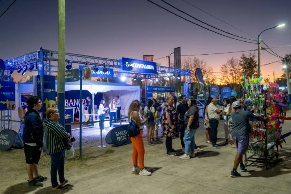 Todos quieren pasar por la Cabina 360º del Banco Patagonia 