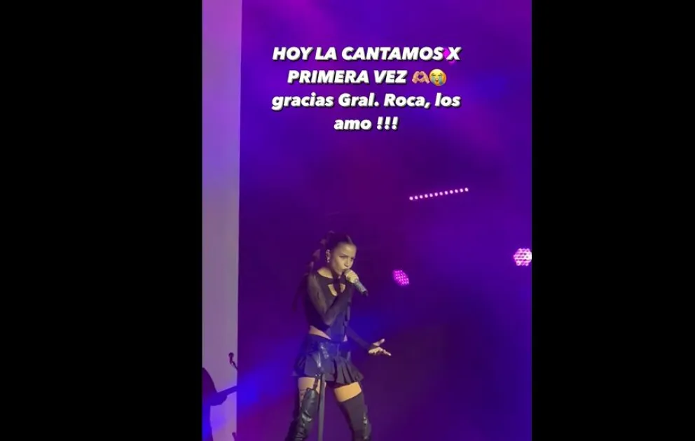 Emilia Mernes se animó a estrenar ante el público roquense su nueva canción 