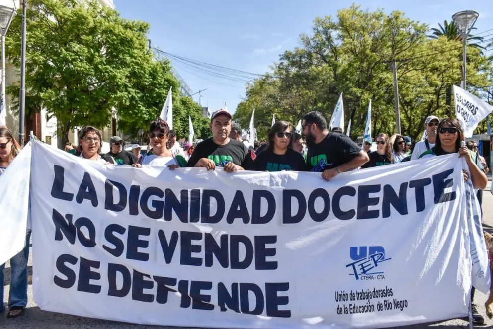 UnTER ratifica el paro de este jueves y adelantará el Congreso para decidir si acatan la conciliación