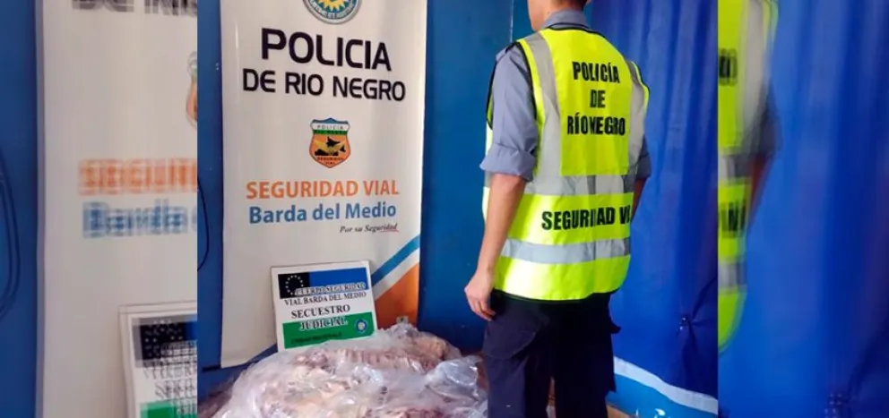 Llevaba 300 kilos de carne en bolsas y no pasó el control policial