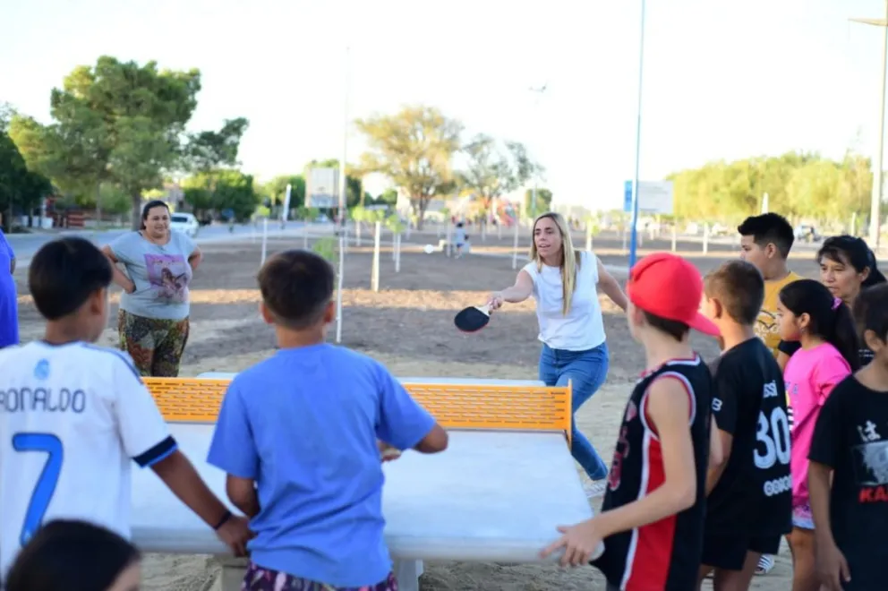 Quedó inaugurado el nuevo Paseo Maipú en la zona norte de Roca