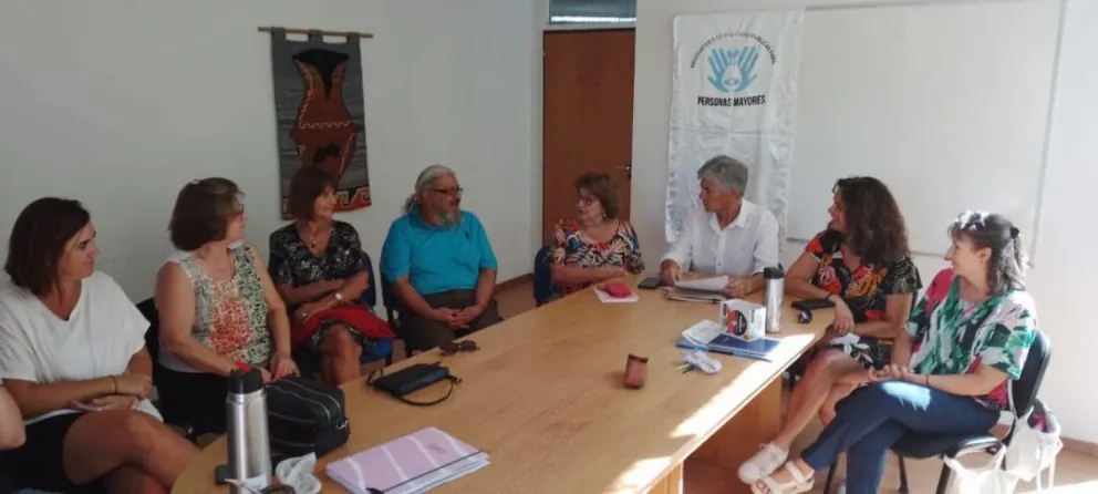 Proponen un boleto urbano gratuito para personas mayores y más políticas públicas para ese sector