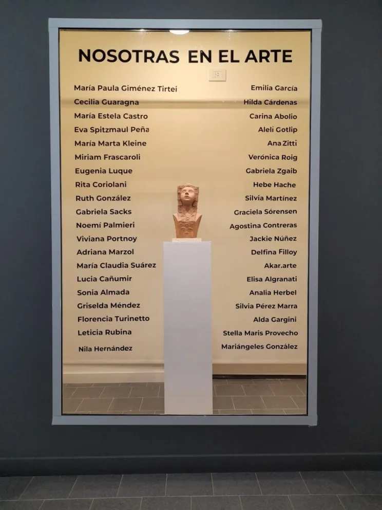 Se inaugura “Nosotras en el Arte”, una muestra que reúne obras de 40 artistas mujeres del Alto Valle
