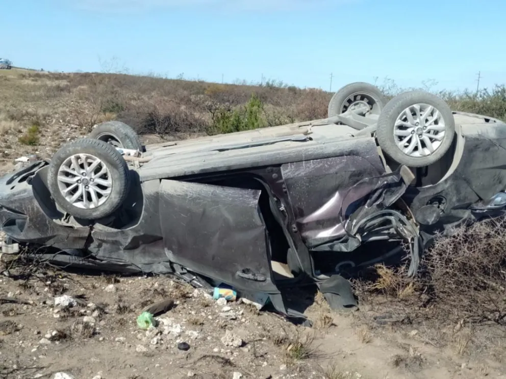 Tragedia sobre Ruta 22: tres personas murieron luego de que se les reventó un neumático del auto 